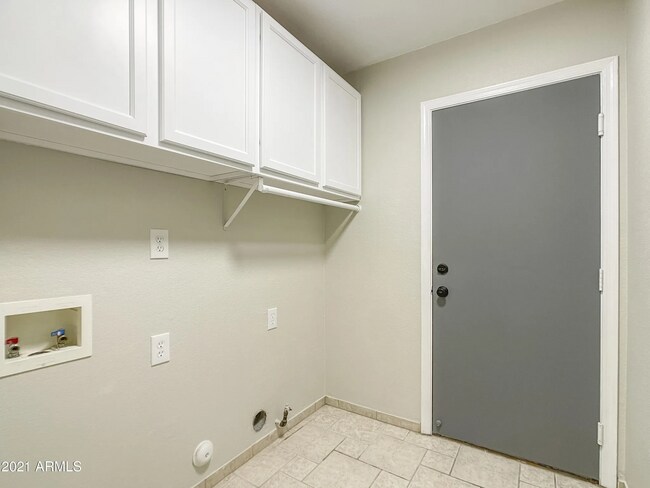 Building Photo - 16084 W Mesquite Dr