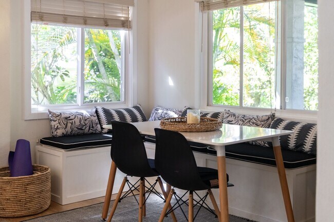 Building Photo - 59-18 Holawa Street