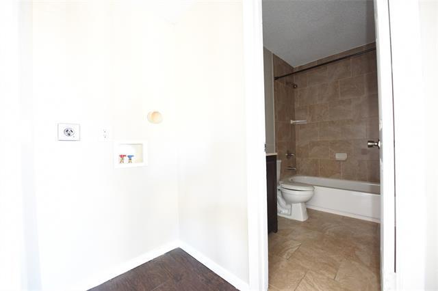 Building Photo - 2833 Kings Rd