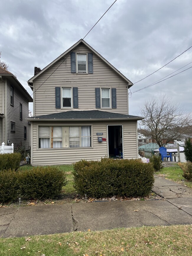 Building Photo - 1228 Washington St