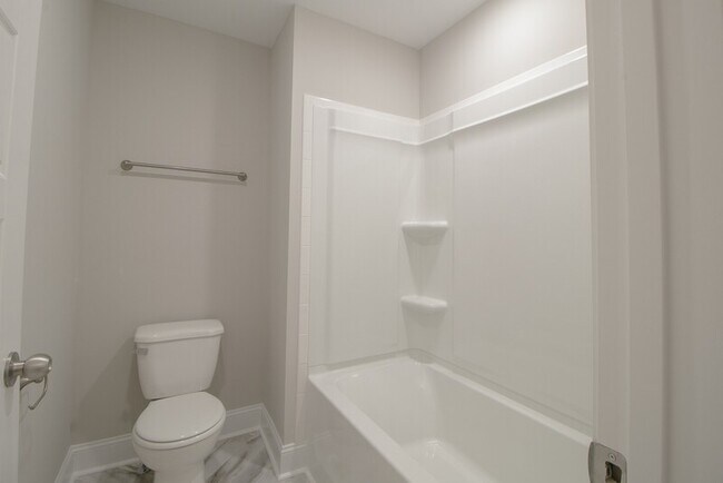 Building Photo - 485 Herman Dr