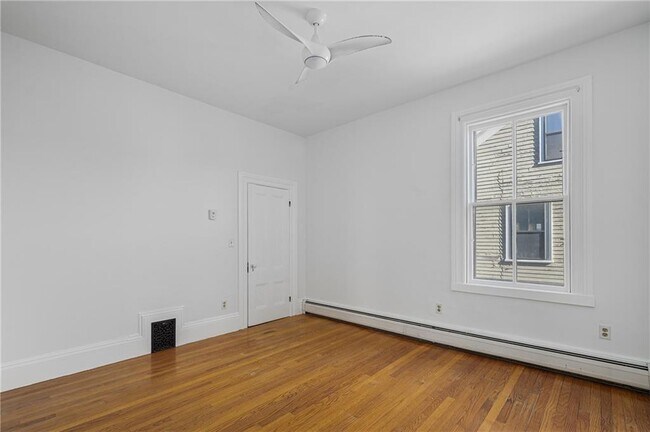 Building Photo - 89 Oak St