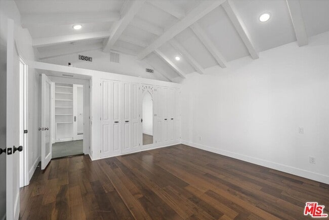 Building Photo - 645 N Sierra Bonita Ave