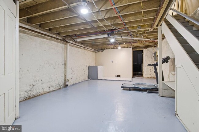 Building Photo - 320 Highland Ave