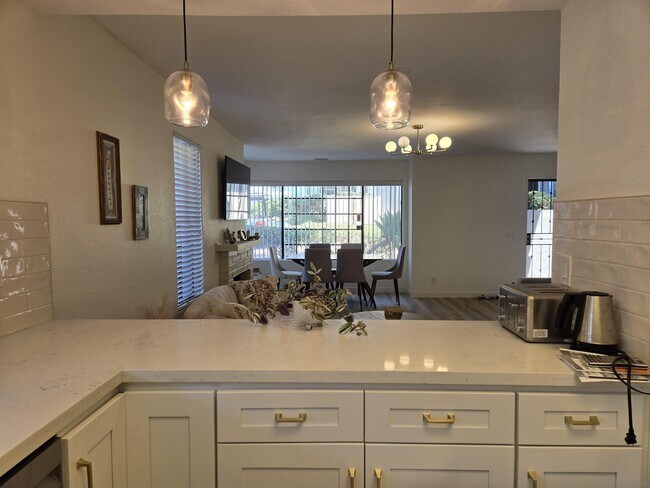 Building Photo - 4064 Crystal Dawn Ln