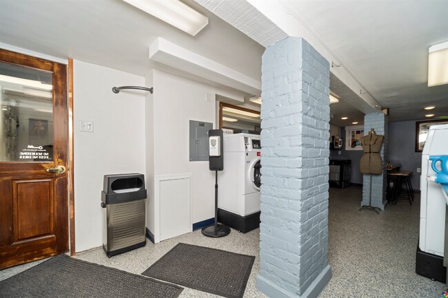 Building Photo - 1416 Hampton Blvd
