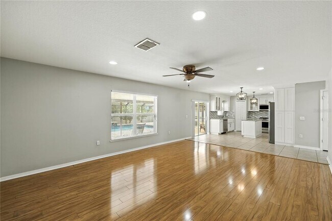 Building Photo - 3223 SW 41st Ave