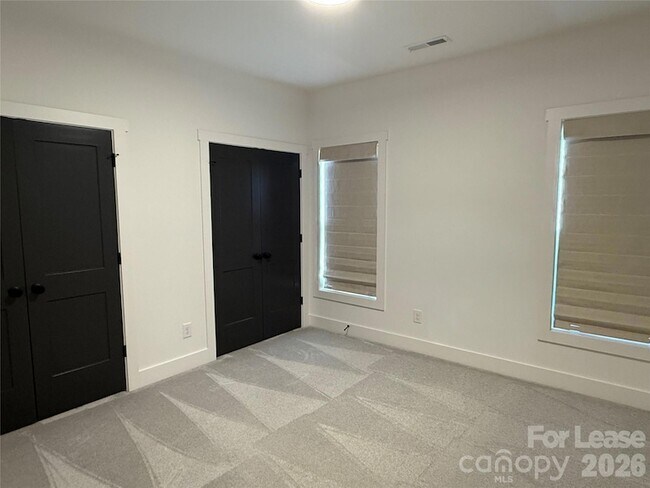 Building Photo - 612 Ambassador St