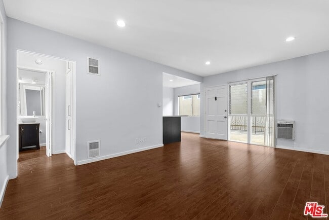 Building Photo - 612 Huntley Dr