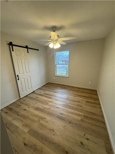 Building Photo - 207 Laurel Ln