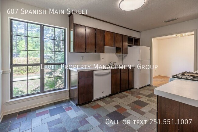 Building Photo - 607 Spanish Main