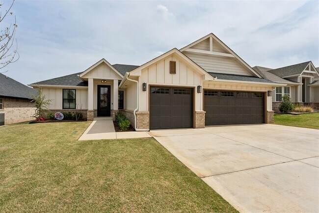 Building Photo - 2232 Los Angeles Ave