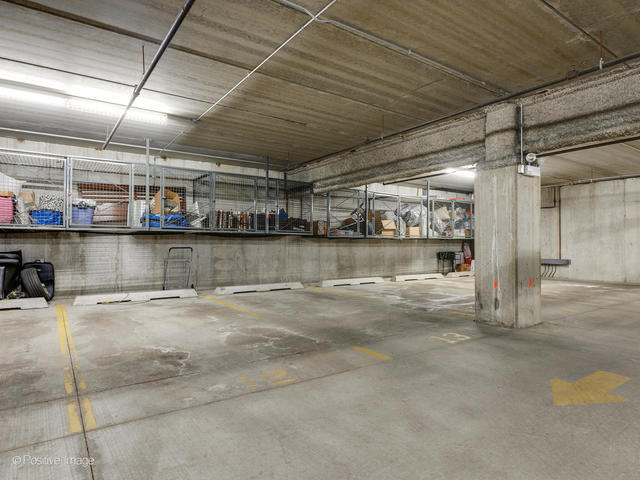 Building Photo - 3125 W Fullerton Ave