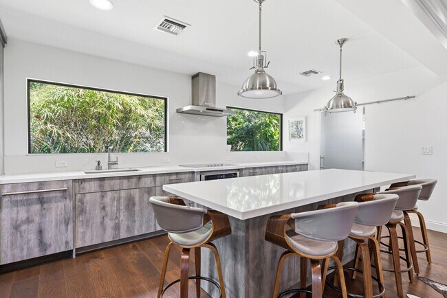 Building Photo - 2835 Polo Island Dr