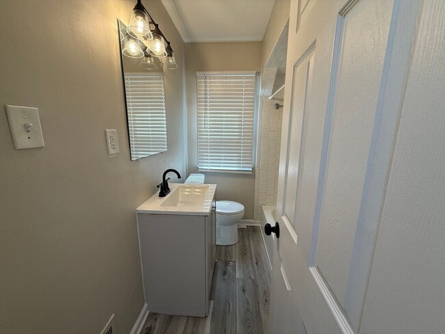 Building Photo - Renovated 3-Bedroom Home – We Welcome Sect...