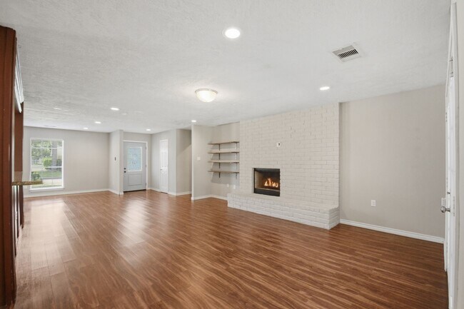 Building Photo - 25302 Friar Lake Ln