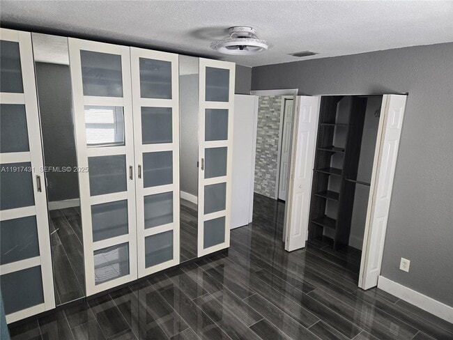 Building Photo - 2190 NE 1st Ln