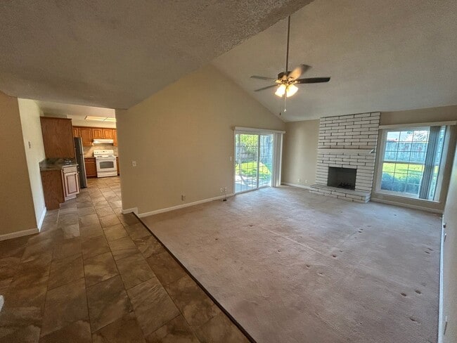 Building Photo - 670 Northwood Dr