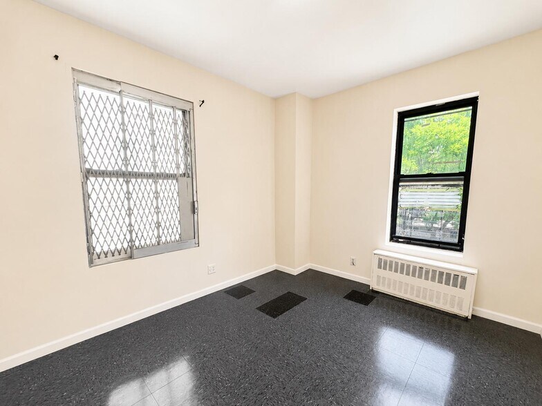 Building Photo - 973 Aldus St