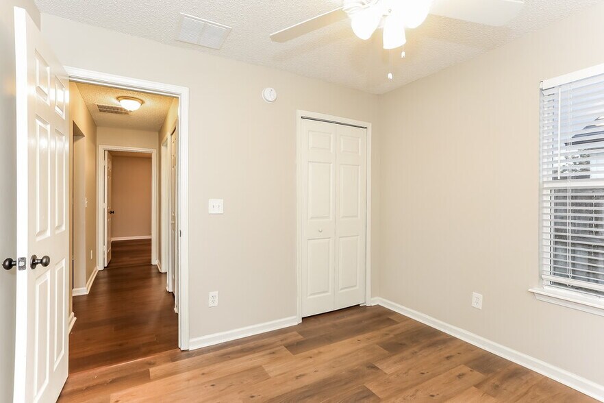 Building Photo - 1880 Pineta Cove Drive