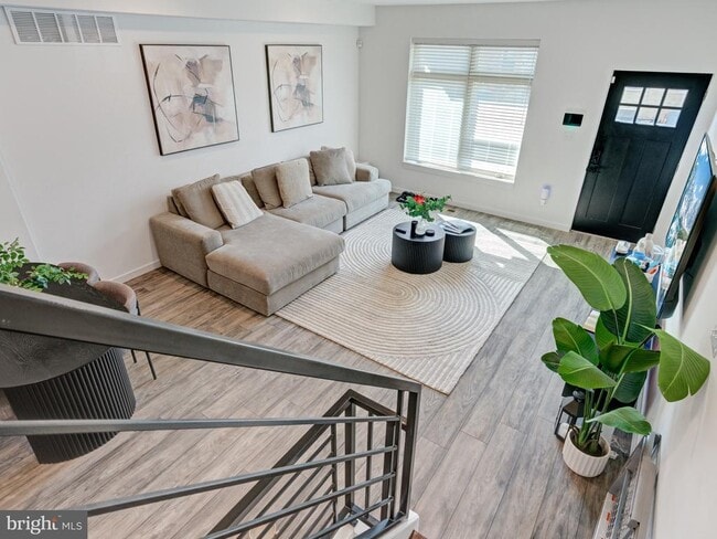 Building Photo - 1931 Colonial St