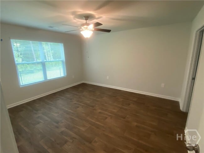 Building Photo - 118 Windcrest Dr