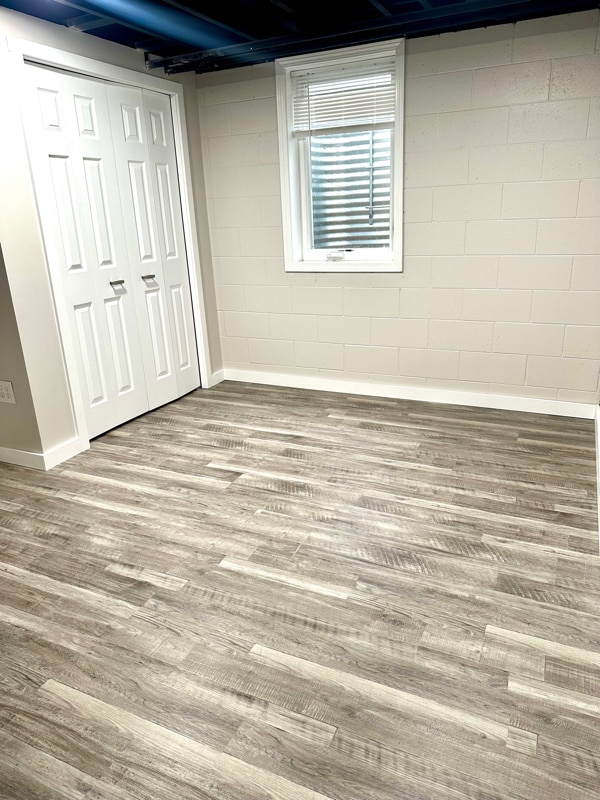 Building Photo - 2168 Plainfield Ave