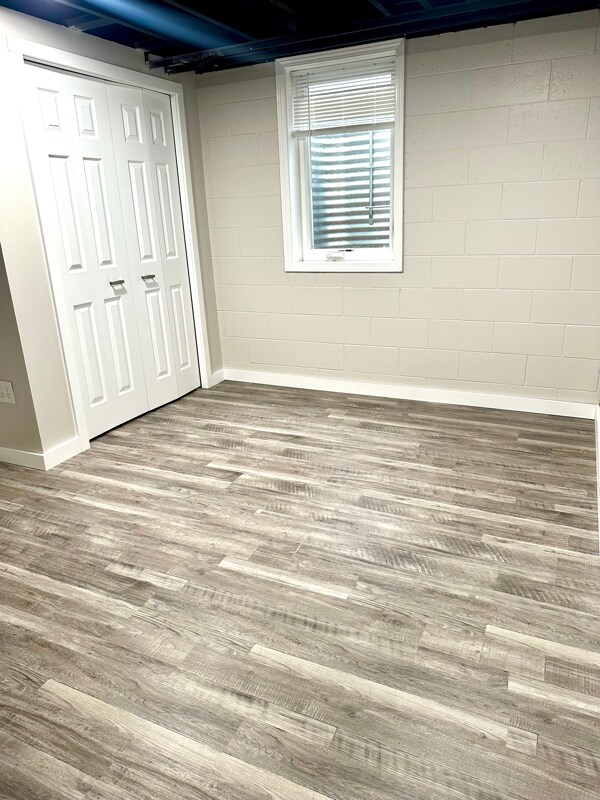 Building Photo - 2168 Plainfield Ave