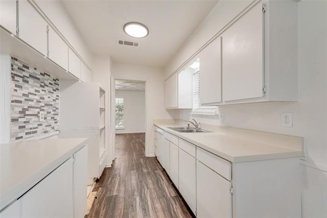 Building Photo - 2529 Belhaven Dr
