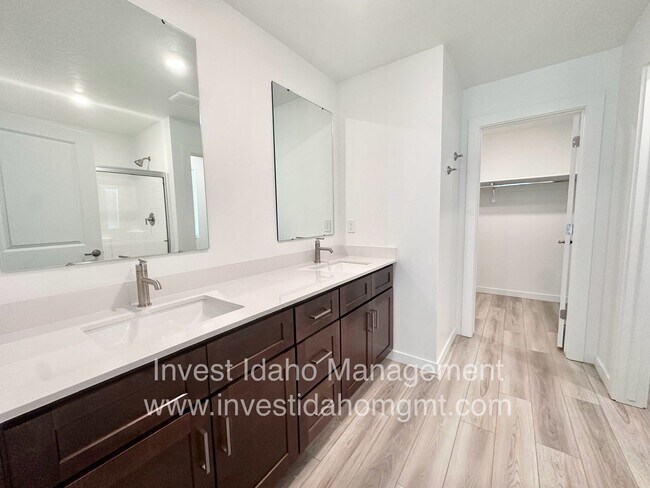 Building Photo - Built in 2024 3 bedroom home available soon!