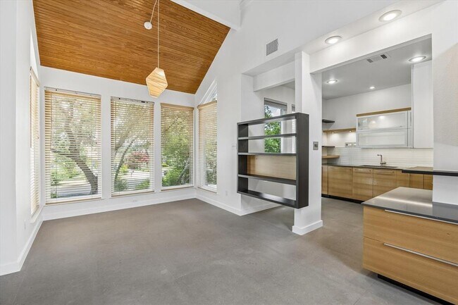 Building Photo - 5714 Penny Creek Dr