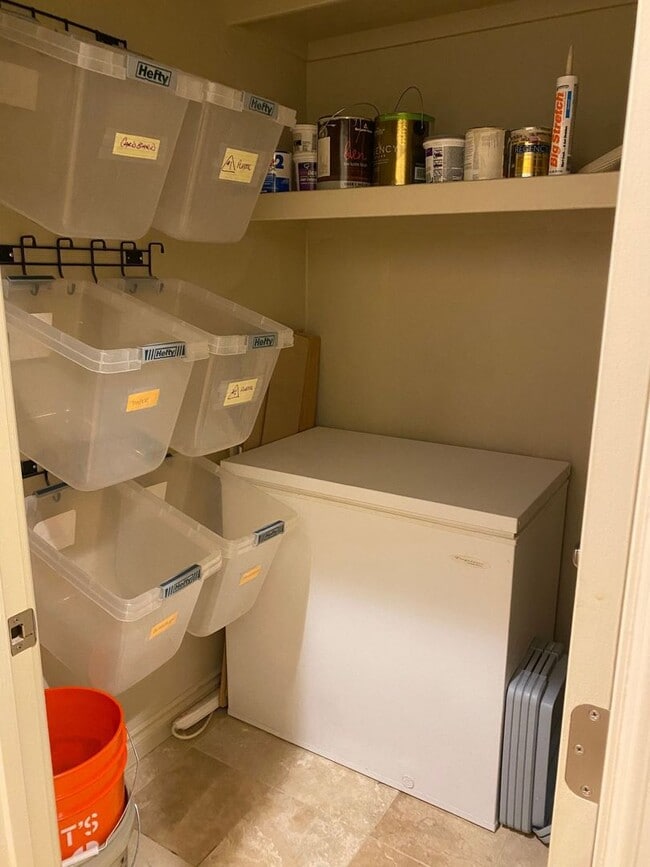 Building Photo - Fully furnished rental in downtown Anchorage