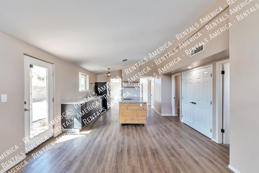 Building Photo - 1311 W Wheatridge Dr