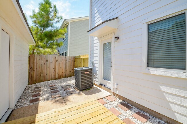 Building Photo - 3935 Federal Ln