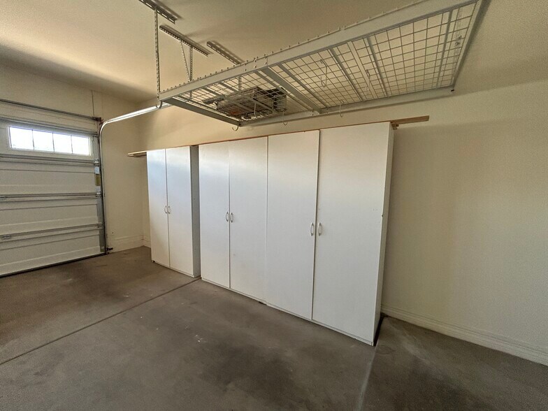 Building Photo - 1811 E Aster Pl