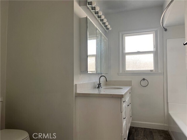 Building Photo - 2588 Genevieve St N