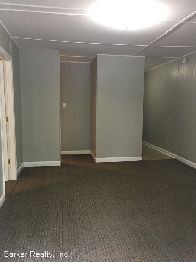 Building Photo - 105-111 Heck St