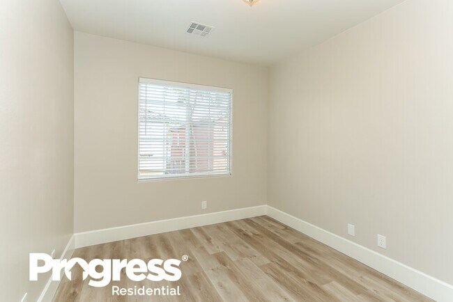 Building Photo - 8913 Trickling Springs Ct