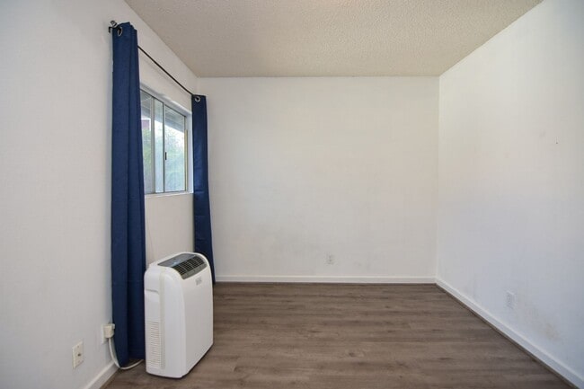 Building Photo - 3BR / 2Bath / 3Pkg - Home in Aiea!