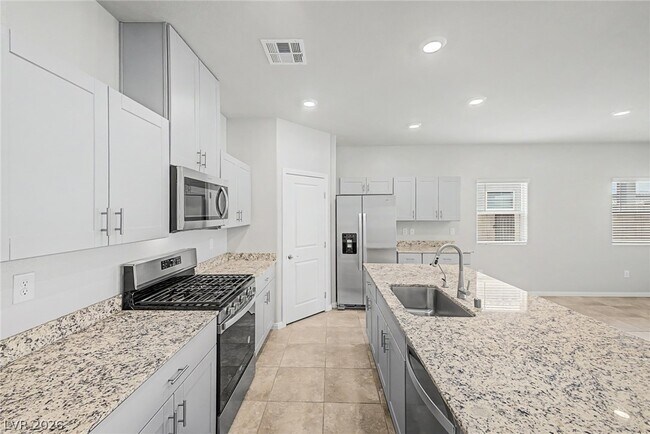 Building Photo - 7552 Blue Lotus Ave