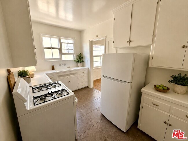 Building Photo - 4707 Finley Ave