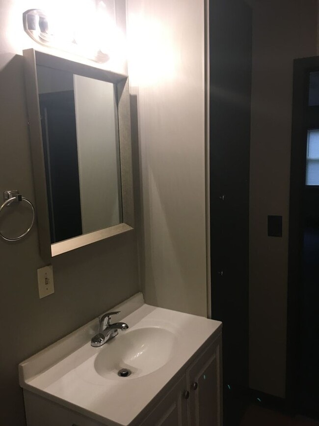 Building Photo - 290-330 N 3rd St