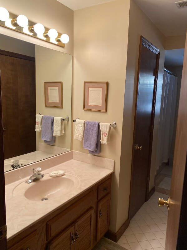 Building Photo - 508 Long Island Dr