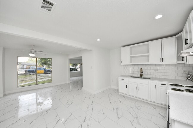 Building Photo - 2926 Knotty Oaks Trail