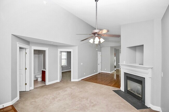 Building Photo - 6705 E Douglas Park Dr