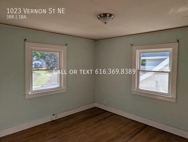 Building Photo - 1023 Vernon St NE