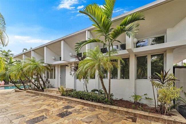 Building Photo - 18 Nurmi Dr