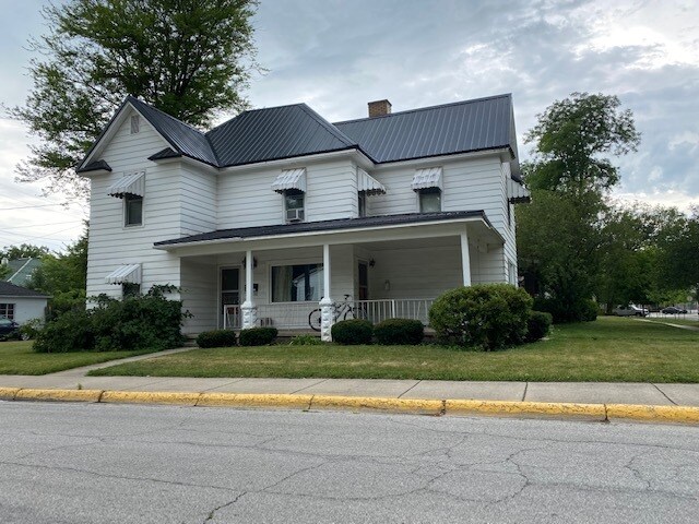 Building Photo - 601 Evergreen St