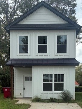 Building Photo - 744 Gracey Ave