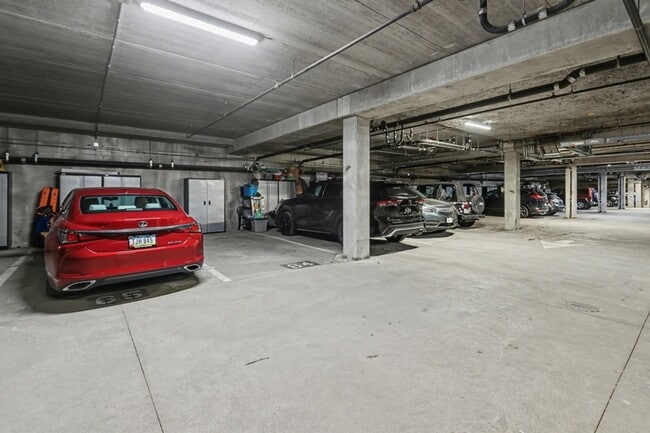 Building Photo - Condo - $1900 Rent - 2 bed